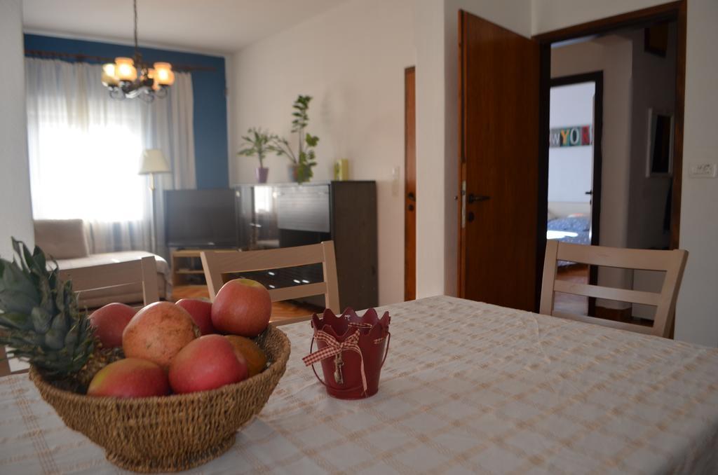 Apartment Klara Примоштен Екстер'єр фото