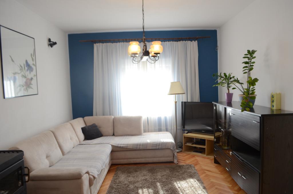 Apartment Klara Примоштен Екстер'єр фото