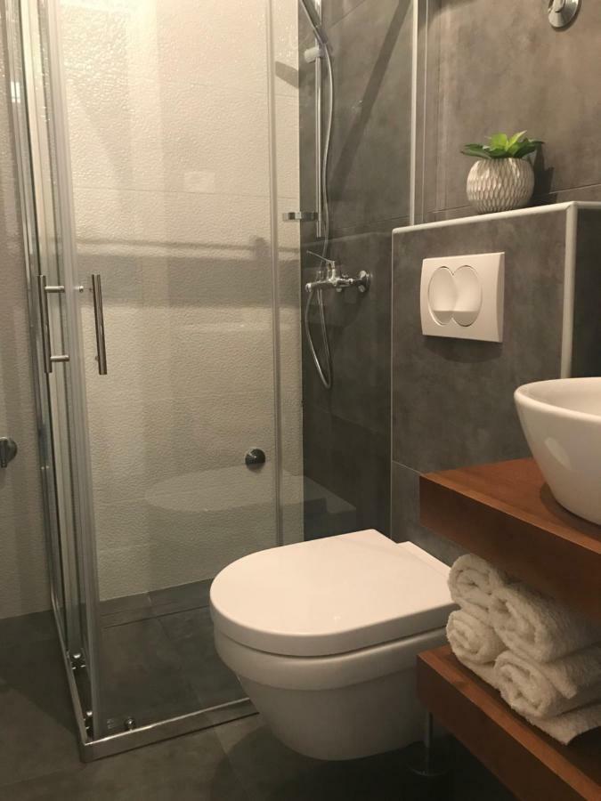 Apartment Klara Примоштен Екстер'єр фото